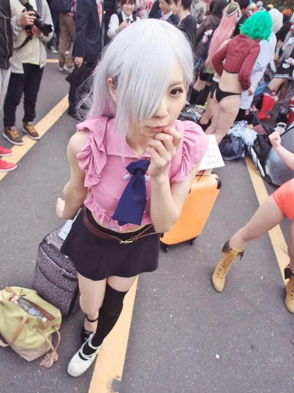 Qinai Merika - Popular Coser Open-Chest Swimsuit Temptation photo 19