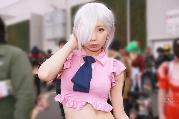 Qinai Merika - Popular Coser Open-Chest Swimsuit Temptation photo 18