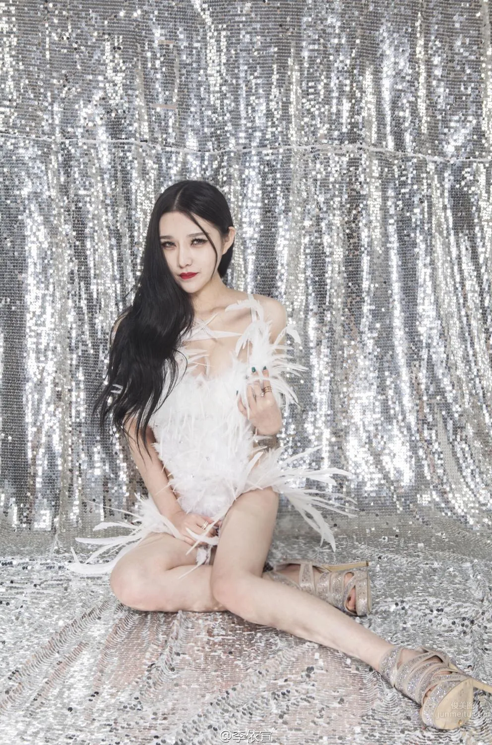 Li Yixuan - Young Model Private Photos Weibo Photos photo 8