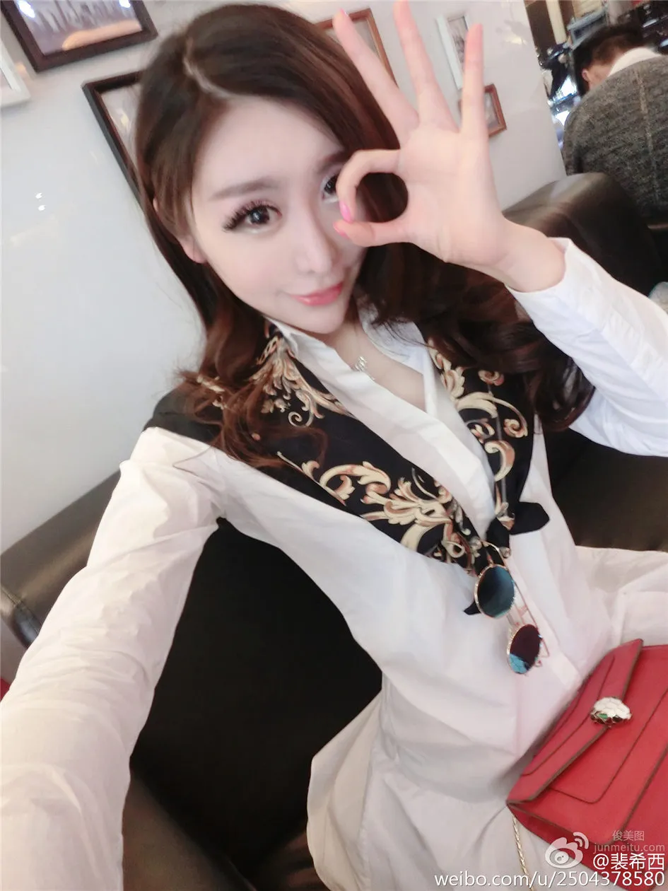 裴希西- 大奶美女感自拍美图_14