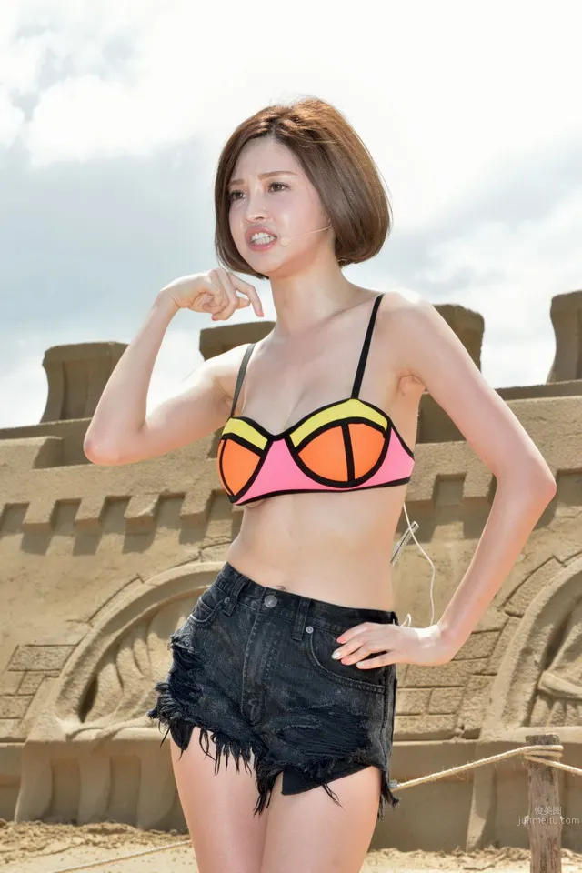 Mornin Chen - E Cup Southern Hemisphere Singer Slightly Hot Girl photo 13