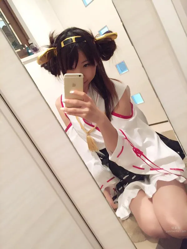 Qinai Merika - Popular Coser Open-Chest Swimsuit Temptation photo 9
