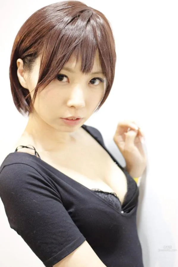 Qinai Merika - Popular Coser Open-Chest Swimsuit Temptation photo 14