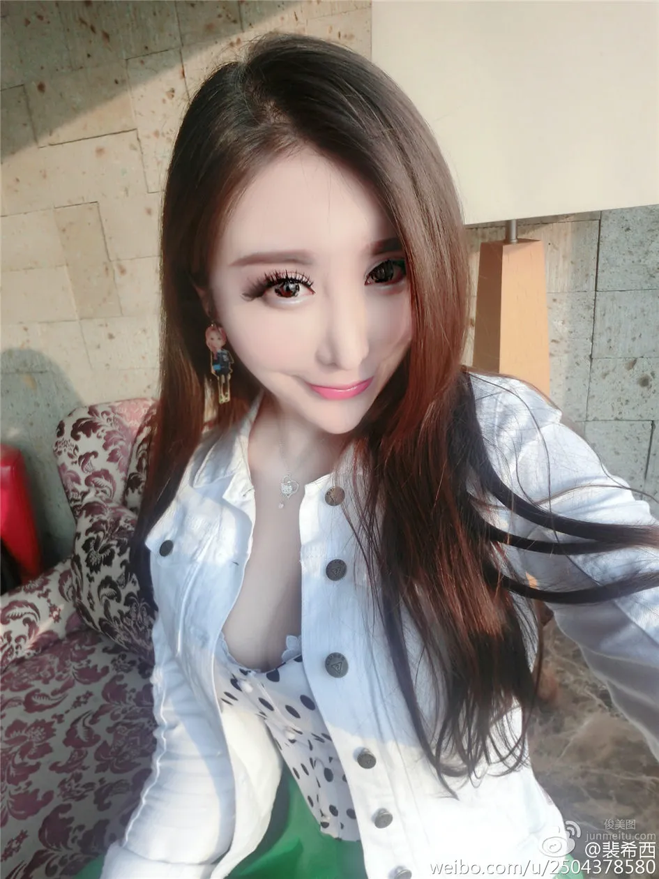 裴希西- 大奶美女感自拍美图_8