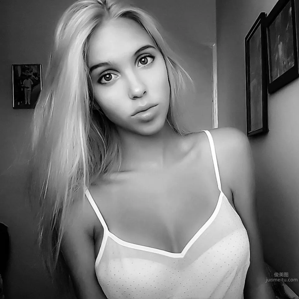 Maria Domark- 超辣模特女兵比基尼私房照_4