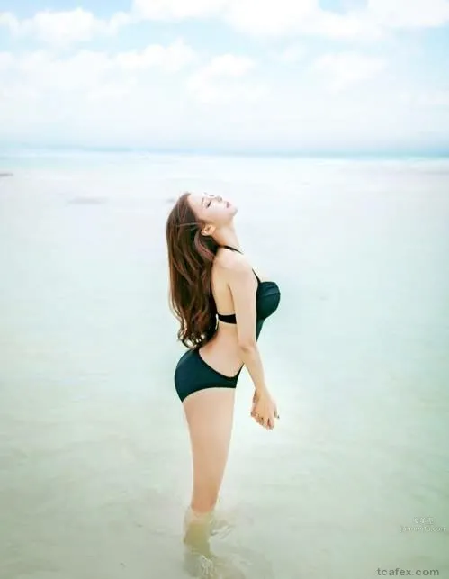 Cho Min Yeong - Devilish Figure Bikini Photo Set photo 6