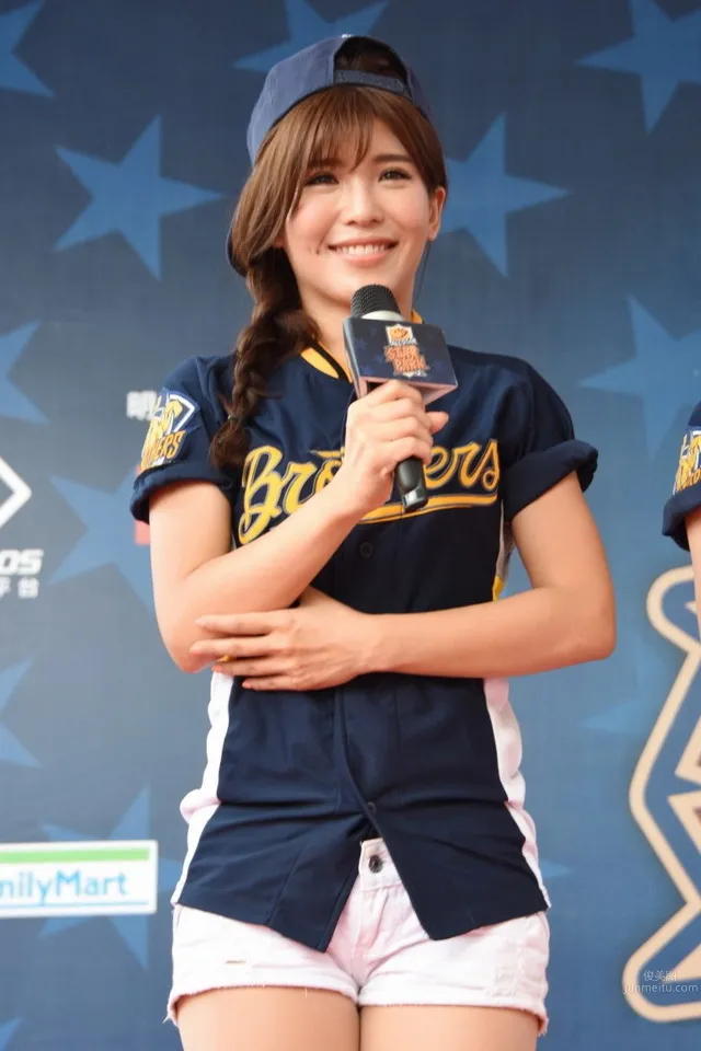 Zhuang Zhuang - Brothers Elephant PassionSisters Cheerleading Gallery photo 17