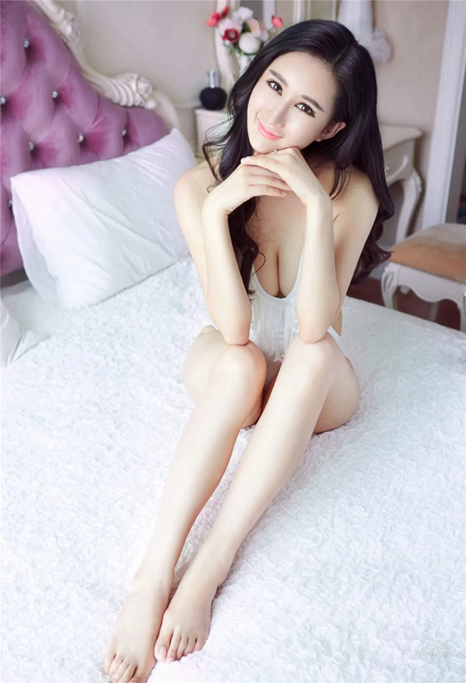 Kong Hanbing, Extraordinary Elegance Car Model Seductive Sexy Photos photo 2