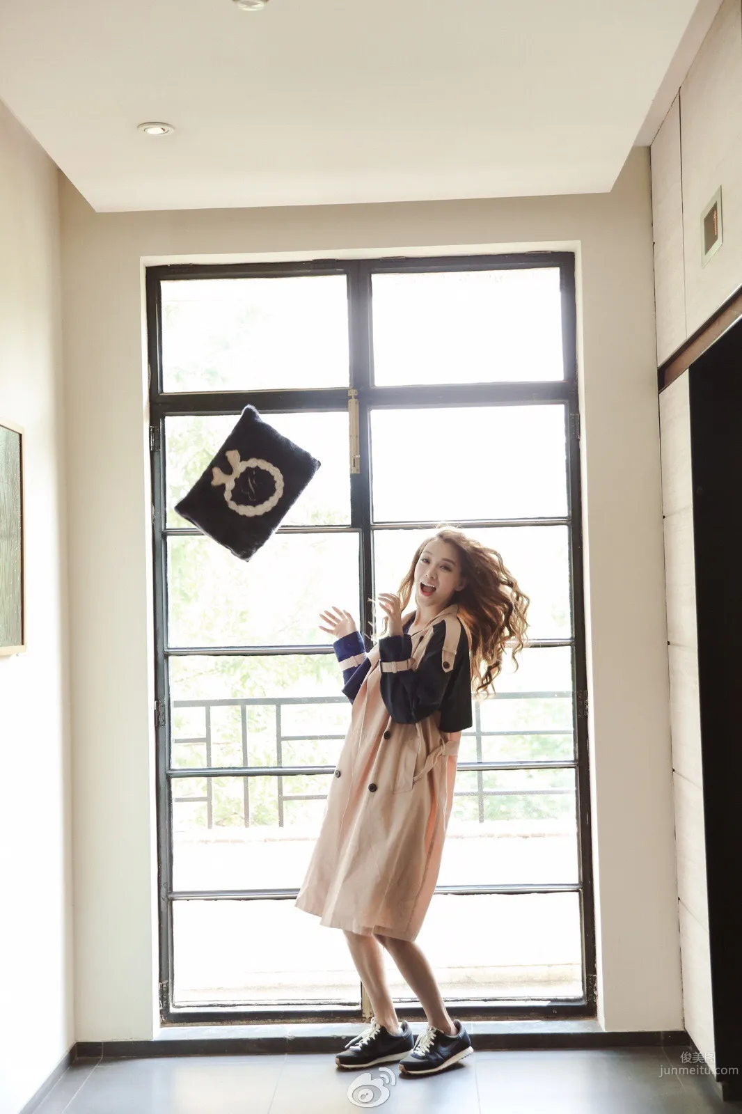 Huang Yilin, Vivi Xinwei Chief Model Outdoor Shoot Photo photo 24
