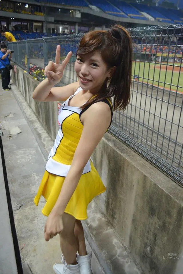 Zhuang Zhuang - Brothers Elephant PassionSisters Cheerleading Gallery photo 8