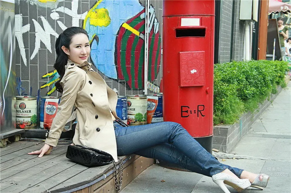 Kong Hanbing, Extraordinary Elegance Car Model Seductive Sexy Photos photo 13