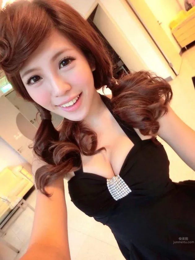 Zhuang Zhuang - Brothers Elephant PassionSisters Cheerleading Gallery photo 57