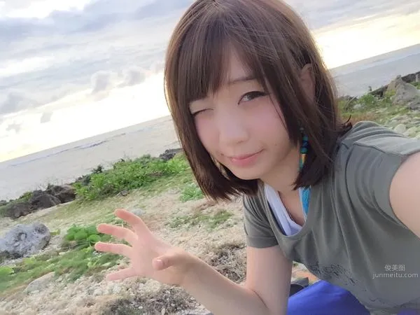 Moe Iori - Playful and Cute Private Shoot photo 2
