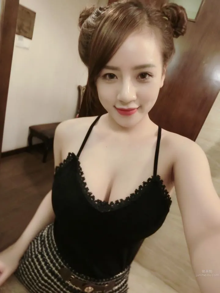 Phuong Lan Nguyen- 越南Spa老板娘白嫩性感私房照_1