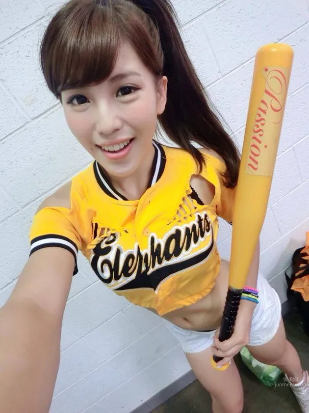 Zhuang Zhuang - Brothers Elephant PassionSisters Cheerleading Gallery photo 49