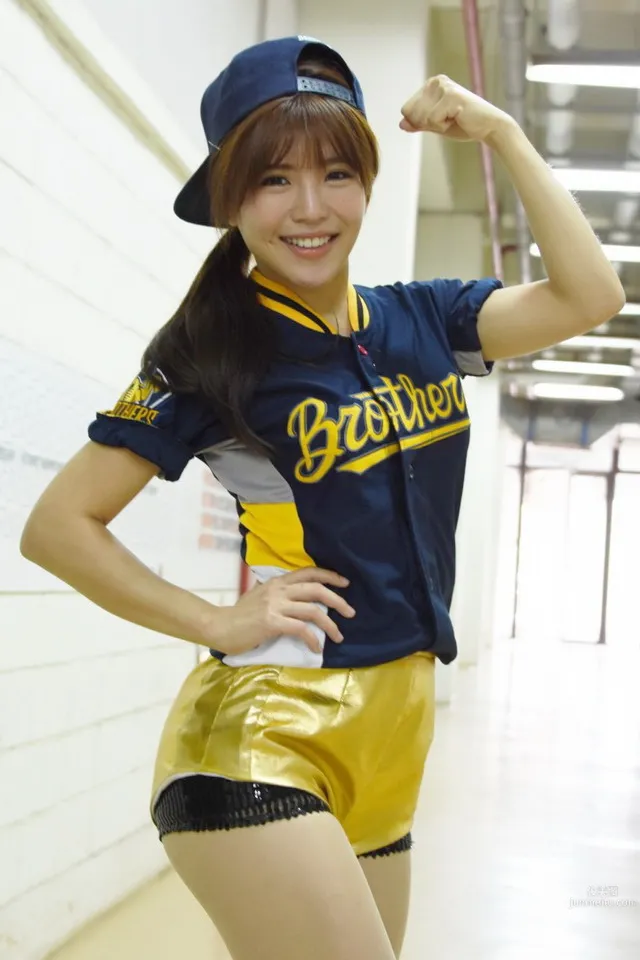 Zhuang Zhuang - Brothers Elephant PassionSisters Cheerleading Gallery photo 15