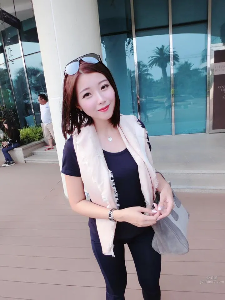 Maribel Witwicky- 臉書網比基尼照片 26