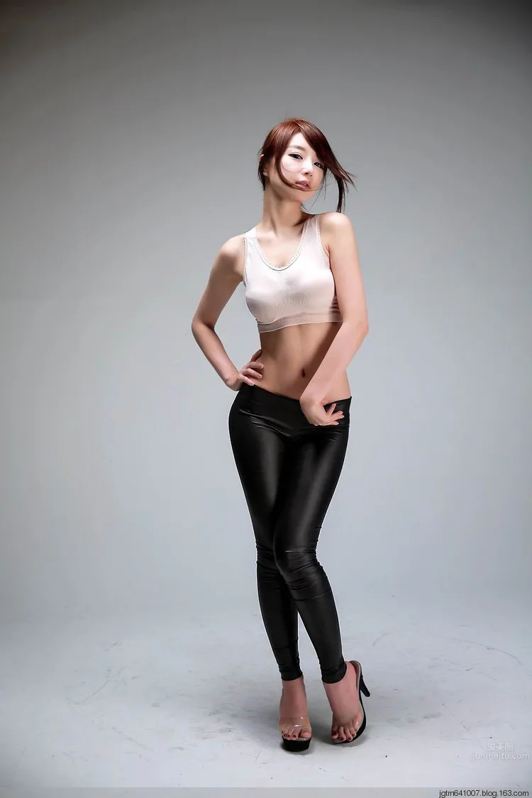 Lee Eun Seo - Sexy and Charming Photos photo 27