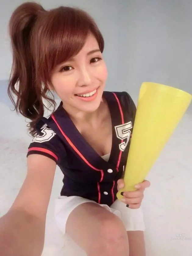 Zhuang Zhuang - Brothers Elephant PassionSisters Cheerleading Gallery photo 67