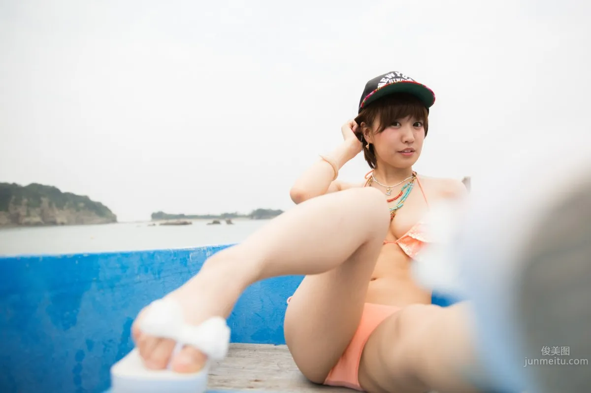 里美黎- 短发美少女户外写真_3