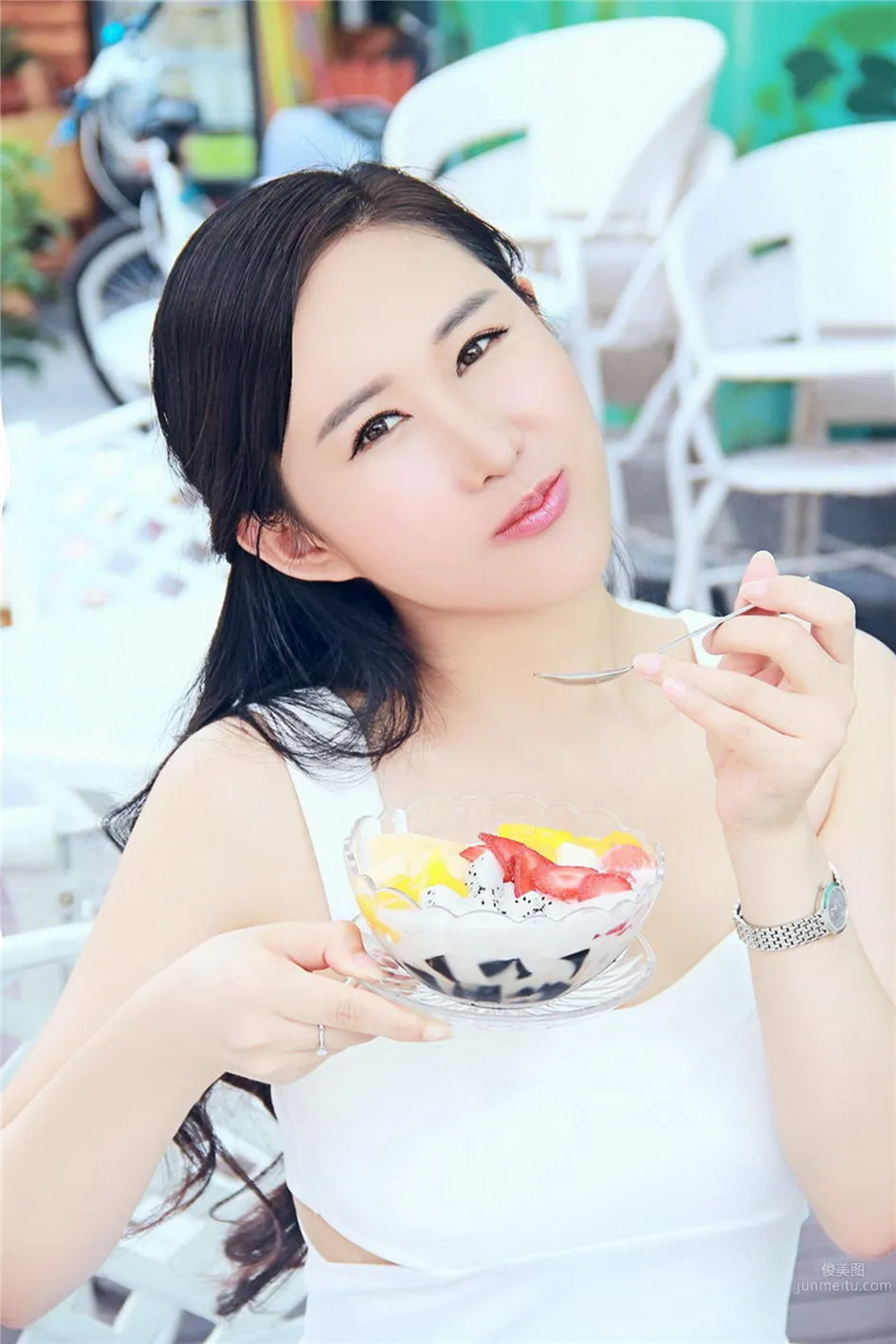 Kong Hanbing, Extraordinary Elegance Car Model Seductive Sexy Photos photo 23