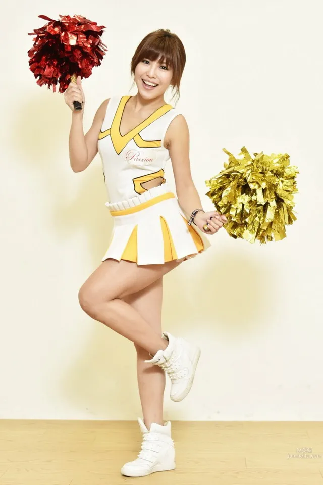 Zhuang Zhuang - Brothers Elephant PassionSisters Cheerleading Gallery photo 2