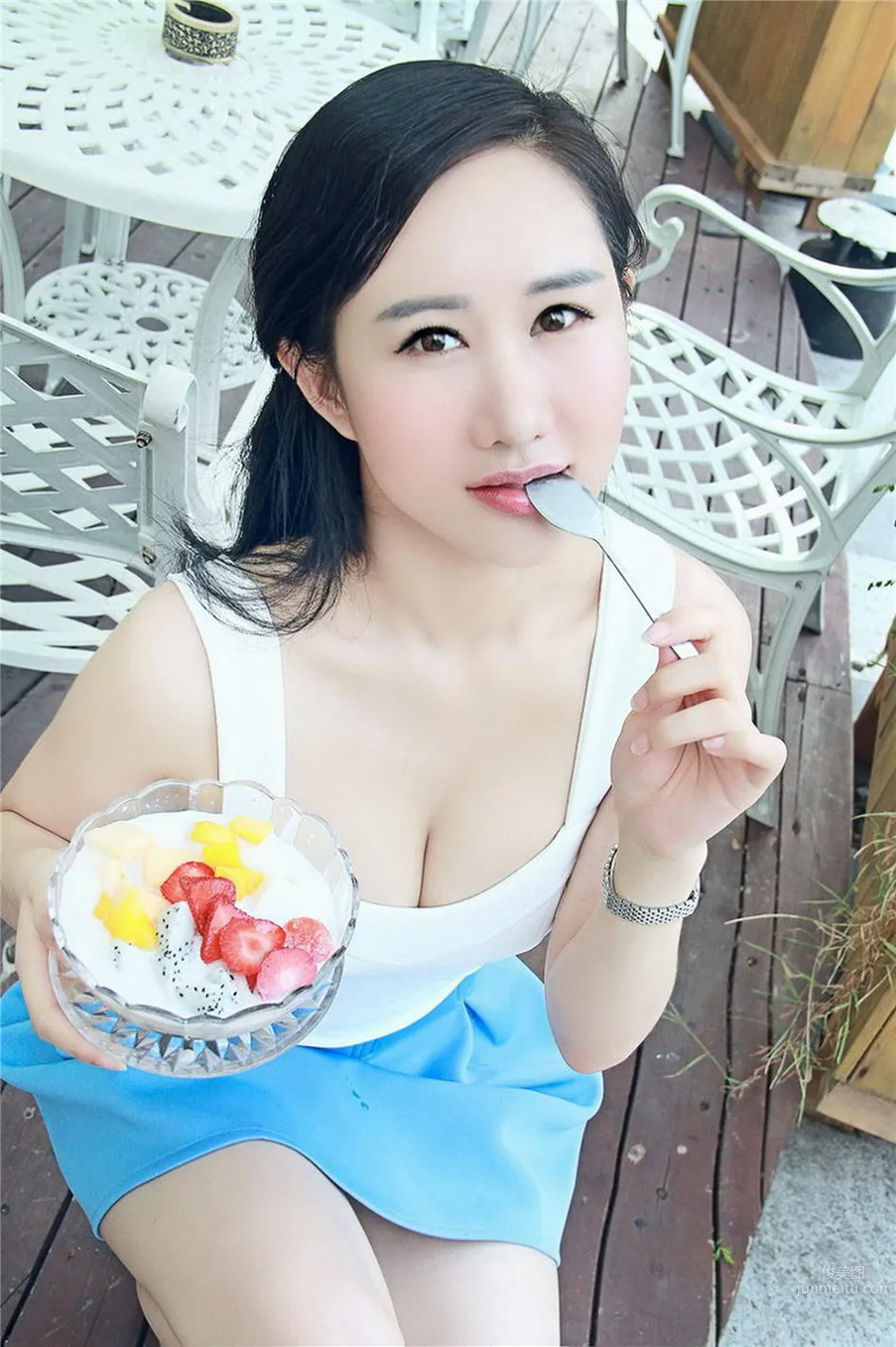 Kong Hanbing, Extraordinary Elegance Car Model Seductive Sexy Photos photo 19