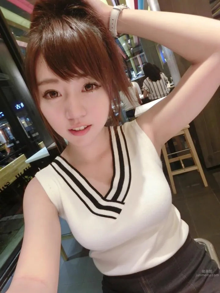 Mimi (Lin Minyi), Charming Electric Eyes and Round Beautiful Breasts photo 5