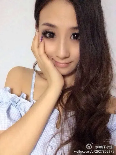 0瘋子小姐0- 微博養眼私房照 16