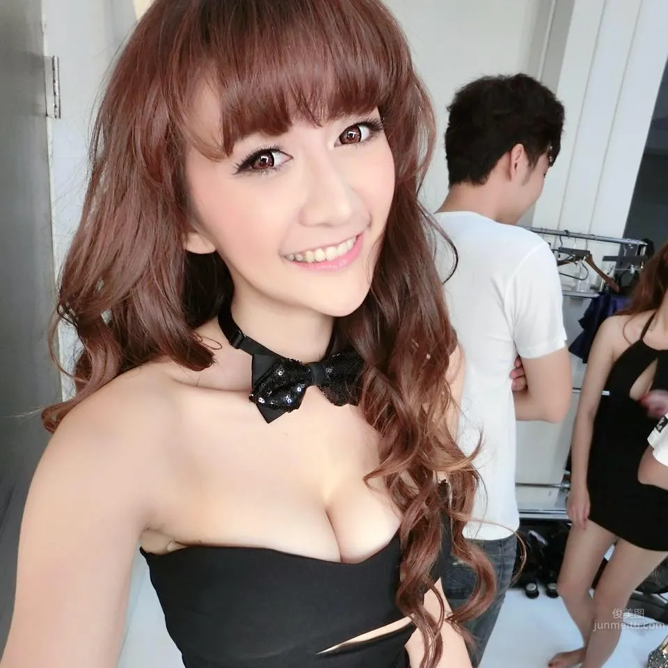 溫蒂(謝宜妏)- 淡江D奶比基尼美圖 9