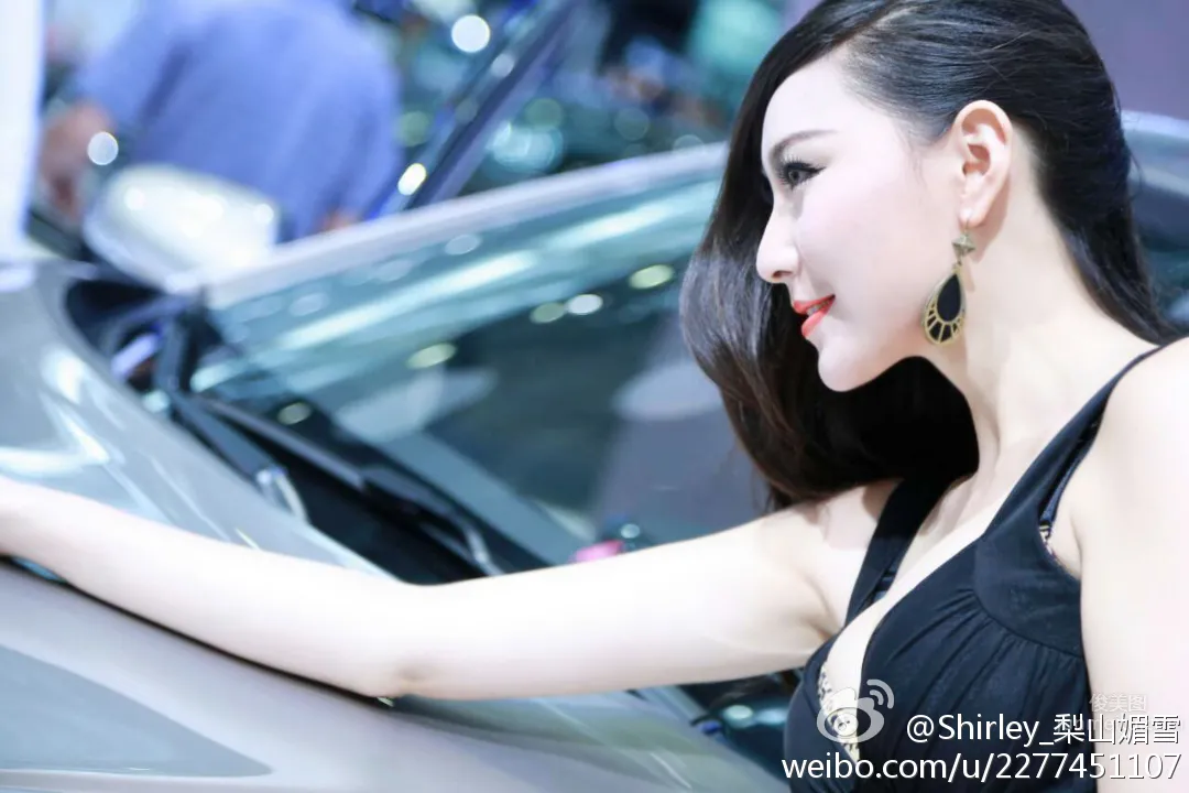 伍曉麗Shirley- 車展妩媚寫真 15