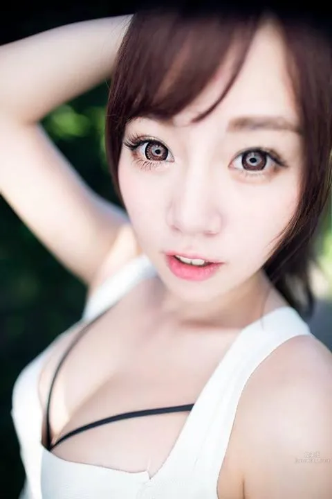Mimi (Lin Minyi), Charming Electric Eyes and Round Beautiful Breasts photo 16