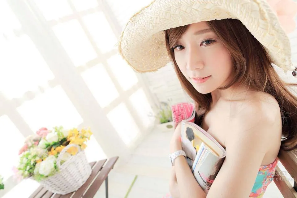 Yu Shiying - Angel Face and Devil Figure photo 15