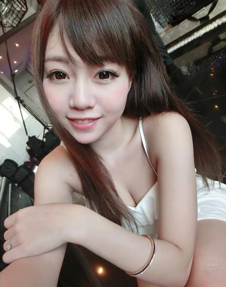 Mimi (Lin Minyi), Charming Electric Eyes and Round Beautiful Breasts photo 9