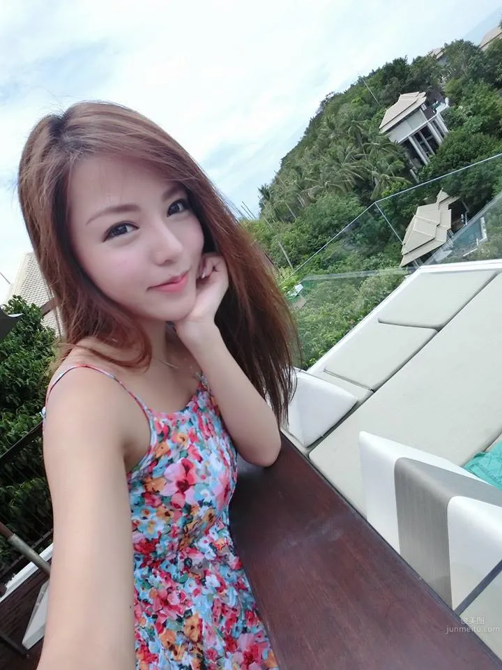 Vivi Tam(譚嘉儀)- 比基尼私房照 11