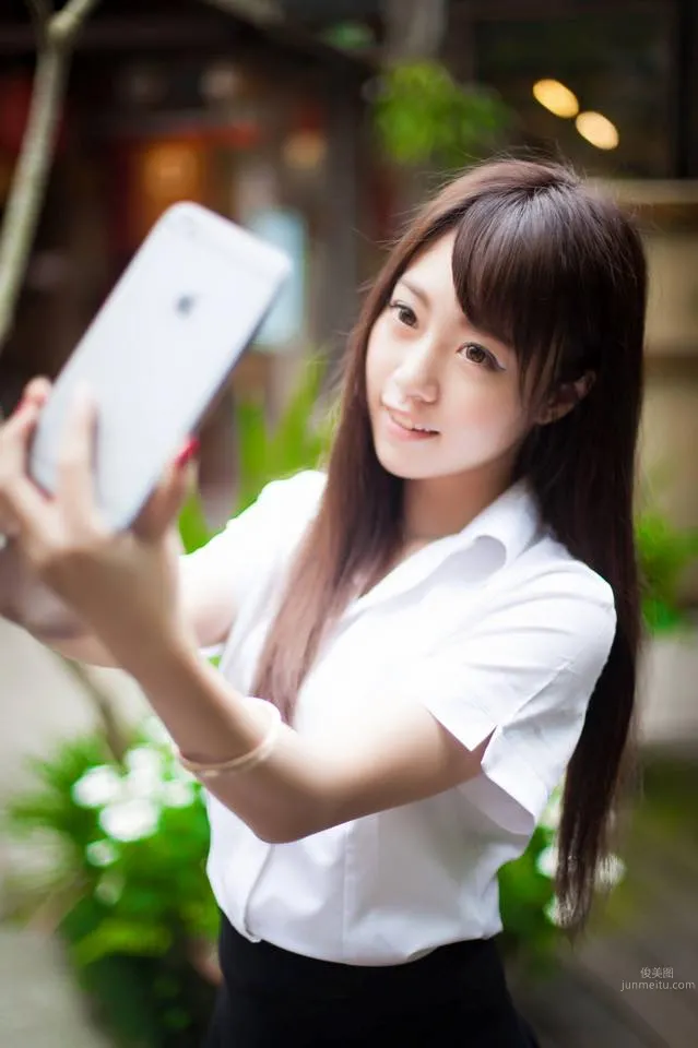 Mimi (Lin Minyi), Charming Electric Eyes and Round Beautiful Breasts photo 15