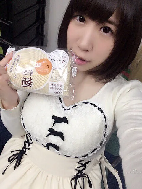 Saki Ono - Popular Voice Actress Playful Private Shoot Photos photo 3