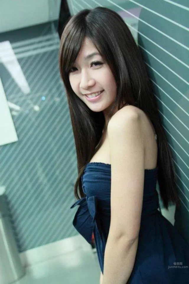 Yu Shiying - Angel Face and Devil Figure photo 3