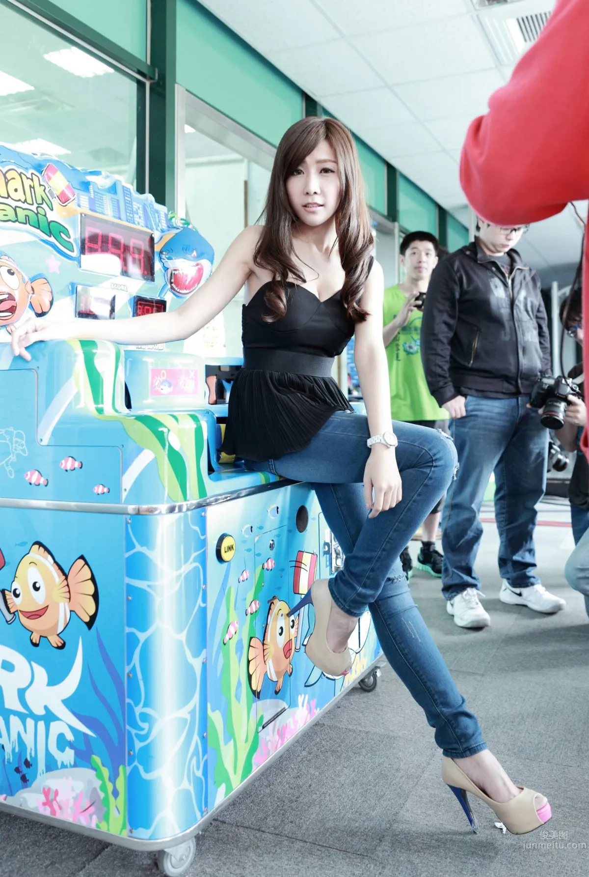 Yu Shiying - Angel Face and Devil Figure photo 5
