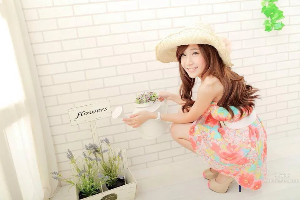 Yu Shiying - Angel Face and Devil Figure photo 13
