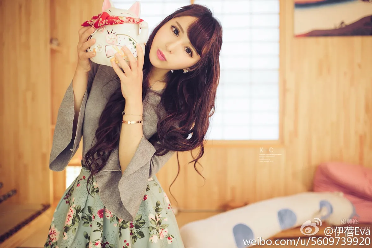 Yibei Eva - Elegant and Beautiful Photos photo 22