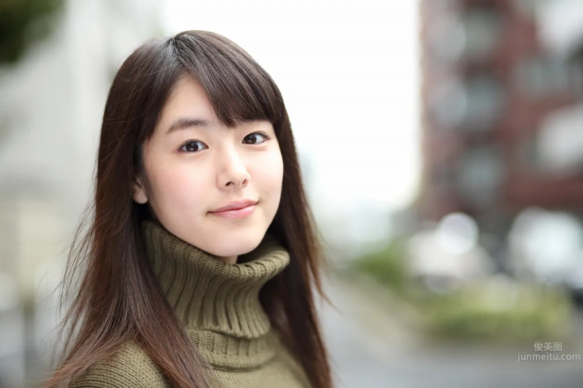 Erika Karata - Fresh and Eye-Catching Street Snap photo 2