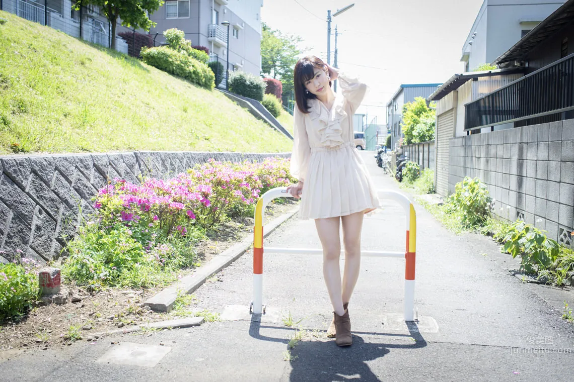 河村美咲- 透き通るような色白美女 13