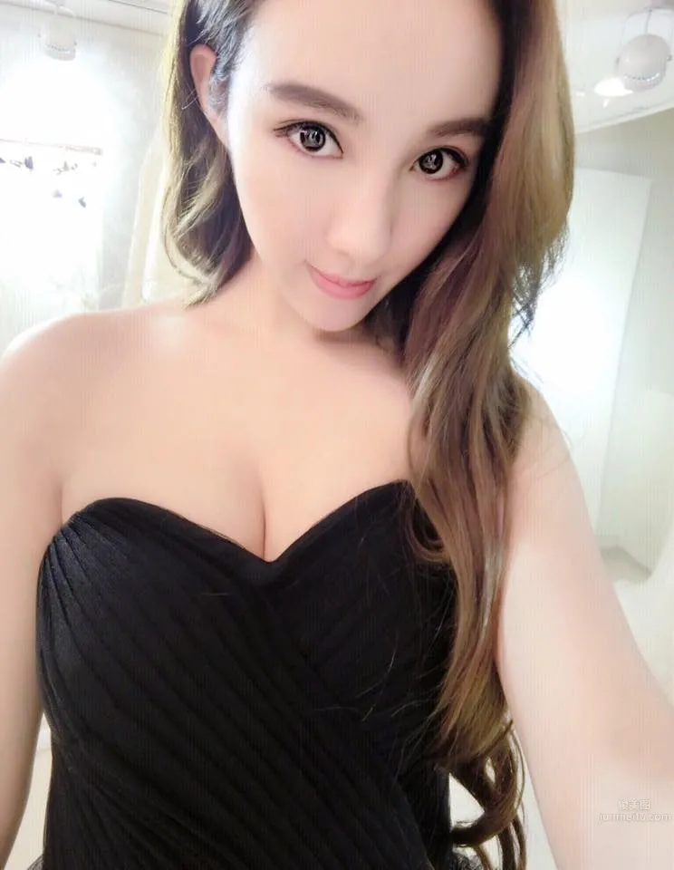 Yuyu Wei - This Figure, This Face, Completely Seductive photo 21
