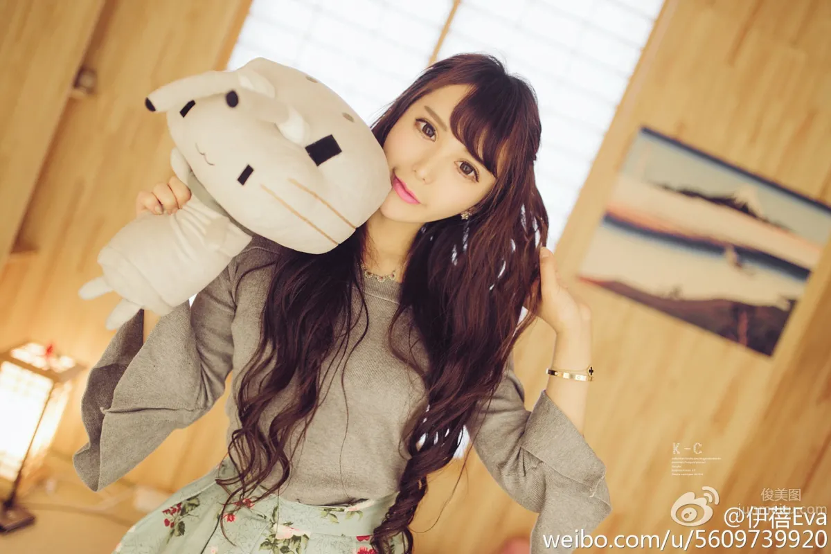 Yibei Eva - Elegant and Beautiful Photos photo 18