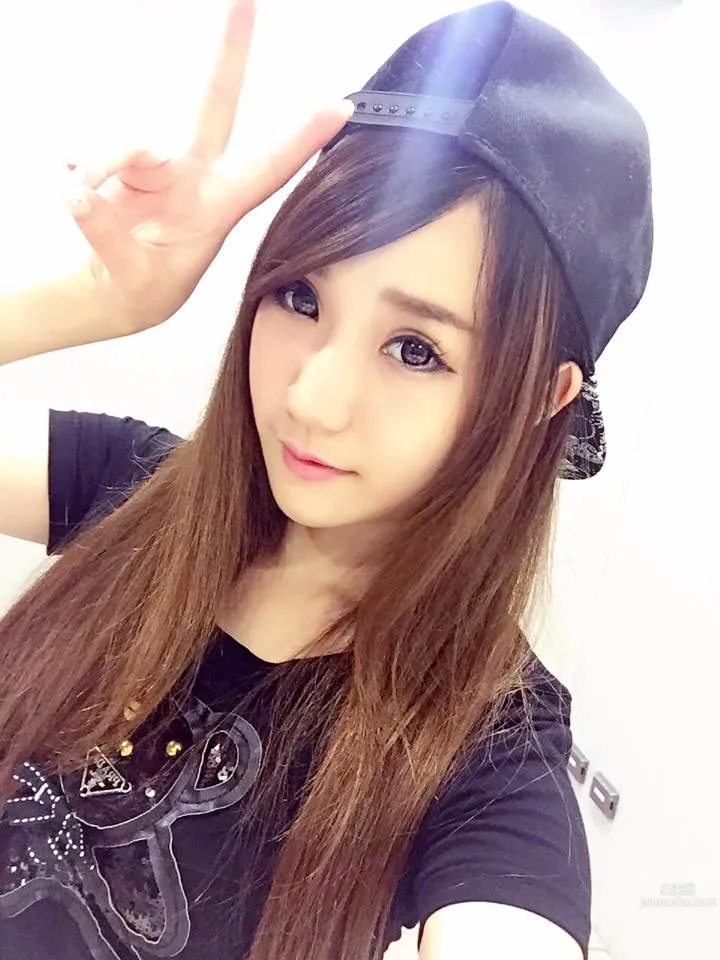 Xiao Rong (Huang Rongan) - 32C Cute Sweetheart Video Game Beauty SG photo 14