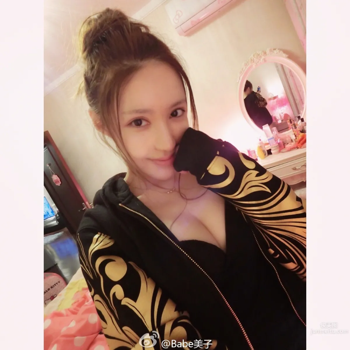 Babe Meizi - Weibo Gorgeous Private Shoot Photos photo 17