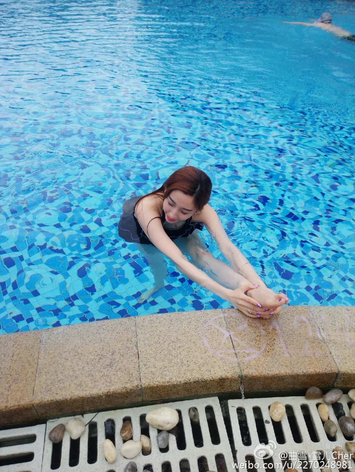 雪儿Cher(曲雪)- 微博时尚自拍写真_2