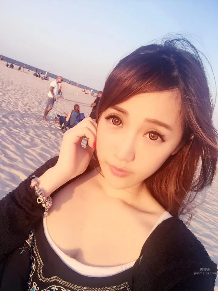 Xiao Rong (Huang Rongan) - 32C Cute Sweetheart Video Game Beauty SG photo 12