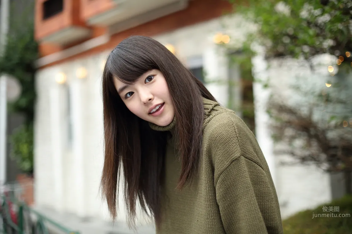 Erika Karata - Fresh and Eye-Catching Street Snap photo 5
